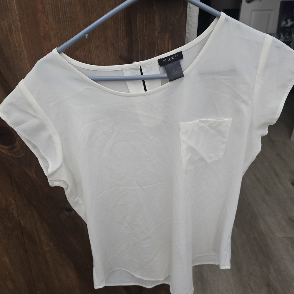 Anne Klein White Short Sleeve Pocket Blouse